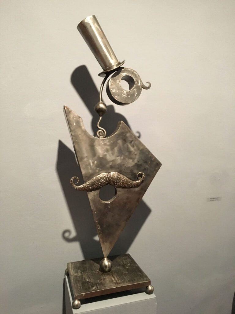 Hombre sombrero de copa-obra-escultorica-Fran Coronado